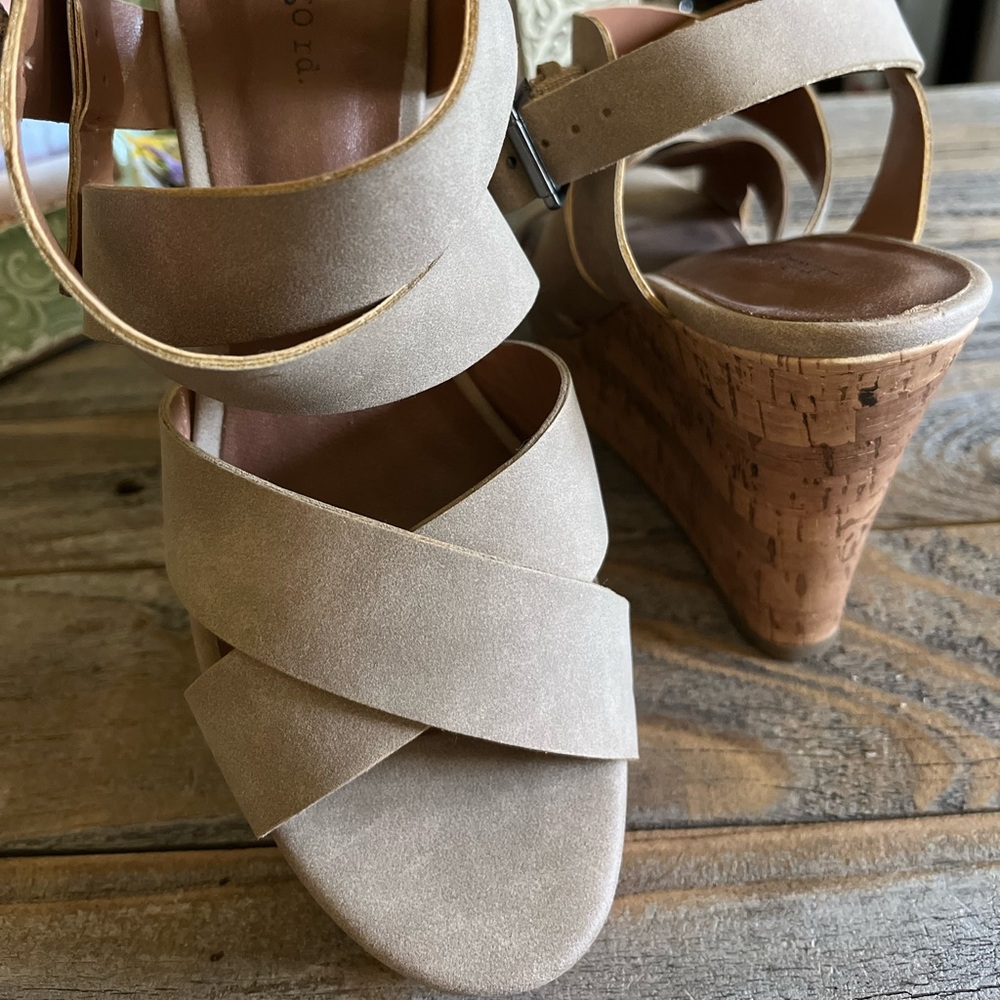 Indigo Rd. Women's Shoes Keffie 2 Open Toe Casual Platform, Taupe, Size 9